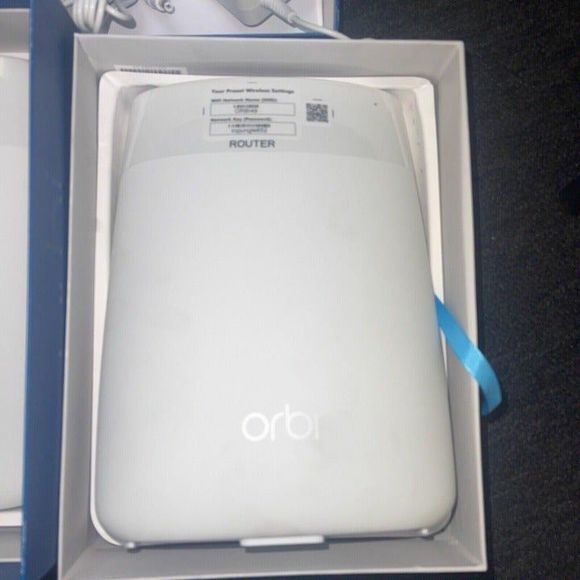 Netgear Orbi AC3000 Tri-Band Wireless Router White, 7500 sqf - Picture 2 of 11